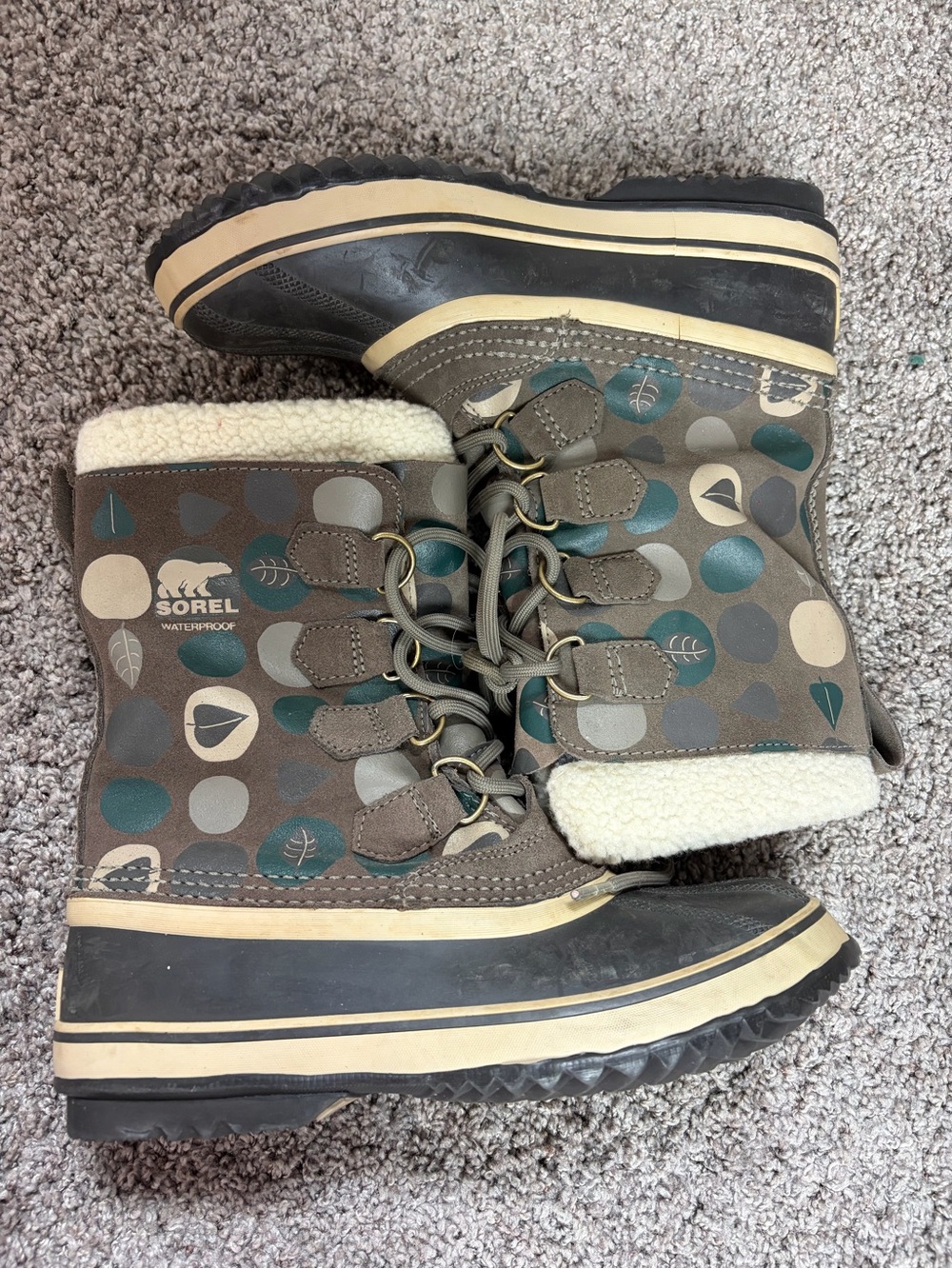 SOREL Waterproof women’s Black and Tan PAC Winter Boots